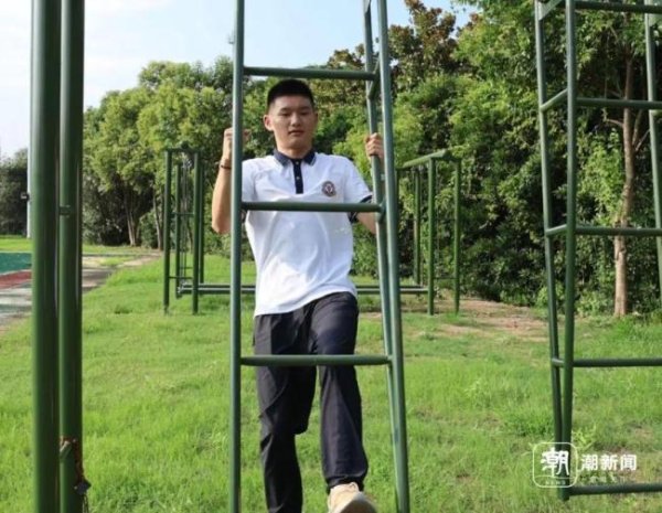 低息配资推荐网 徐枫灿的学弟拿下空军招飞全国第一 学霸逐梦蓝天