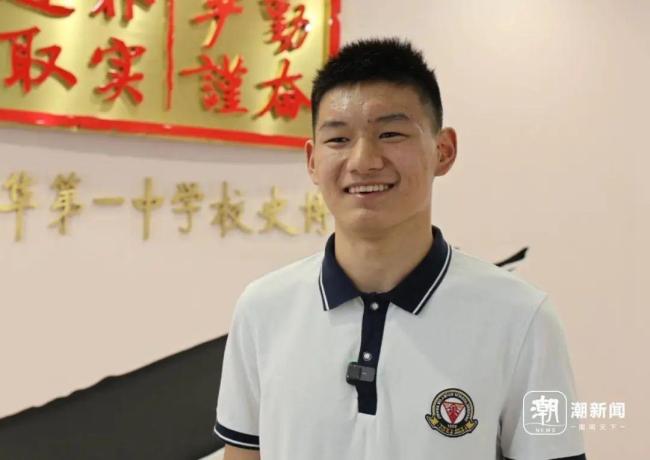 徐枫灿的学弟拿下空军招飞全国第一 学霸逐梦蓝天